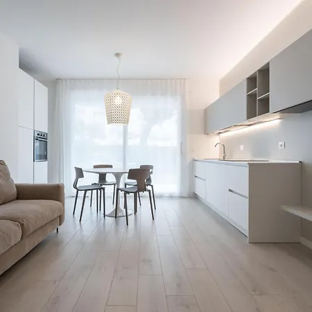 Light Palace 1 - Immobiliare Living Apartment